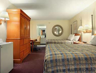 Express Inn & Suites Clearwater Pinellas Park Dış mekan fotoğraf